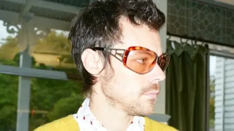 Harry Styles anuncia seu novo álbum, "Kiss All the Time. Disco, Occasionally" 